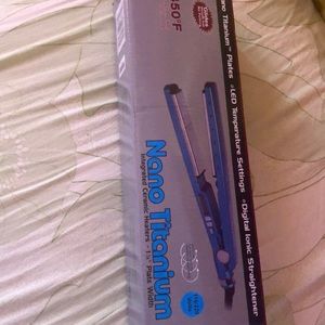 Nano Titanium Flat Iron